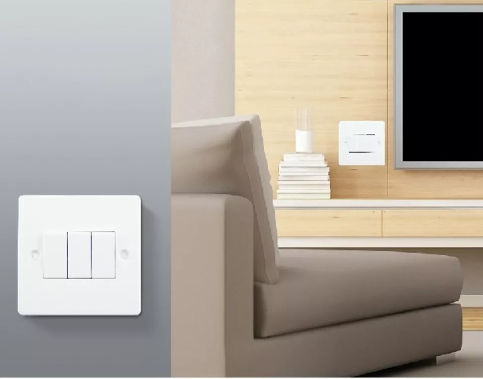 Picture of 3 Gang 1 Way Plate Switch